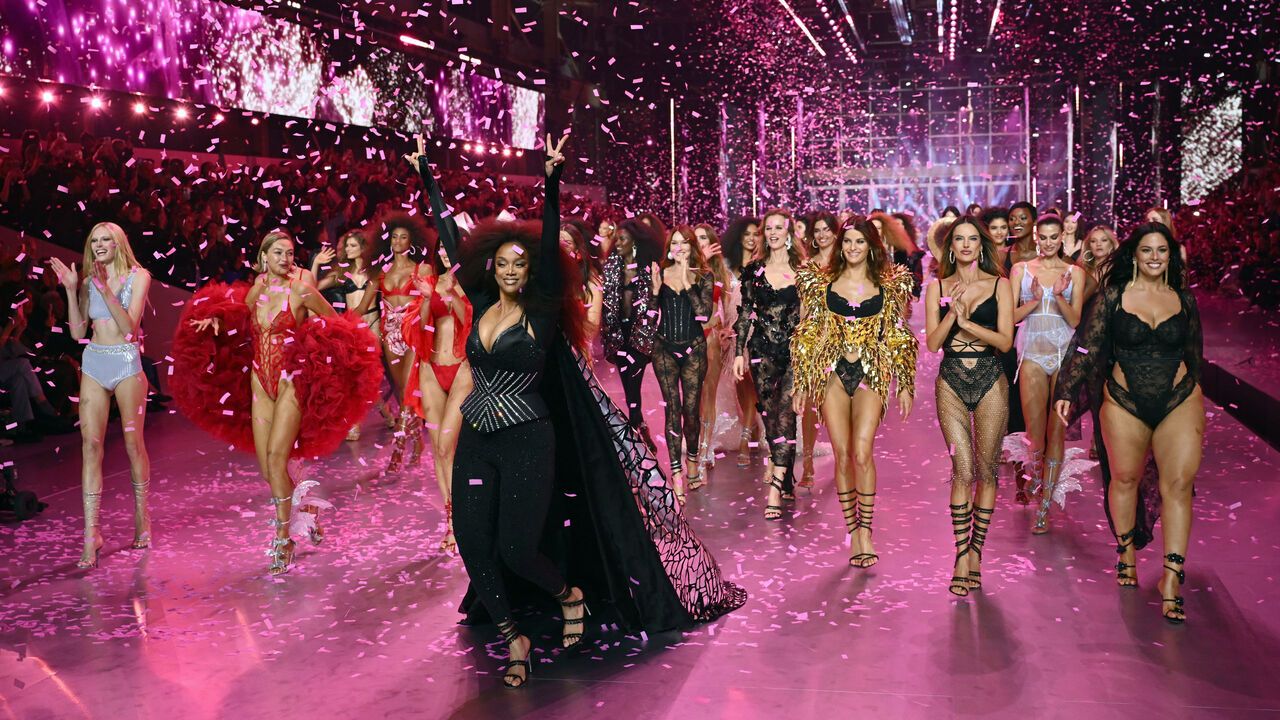 Model Tyra Banks walks the runway during the 2024 Victoria