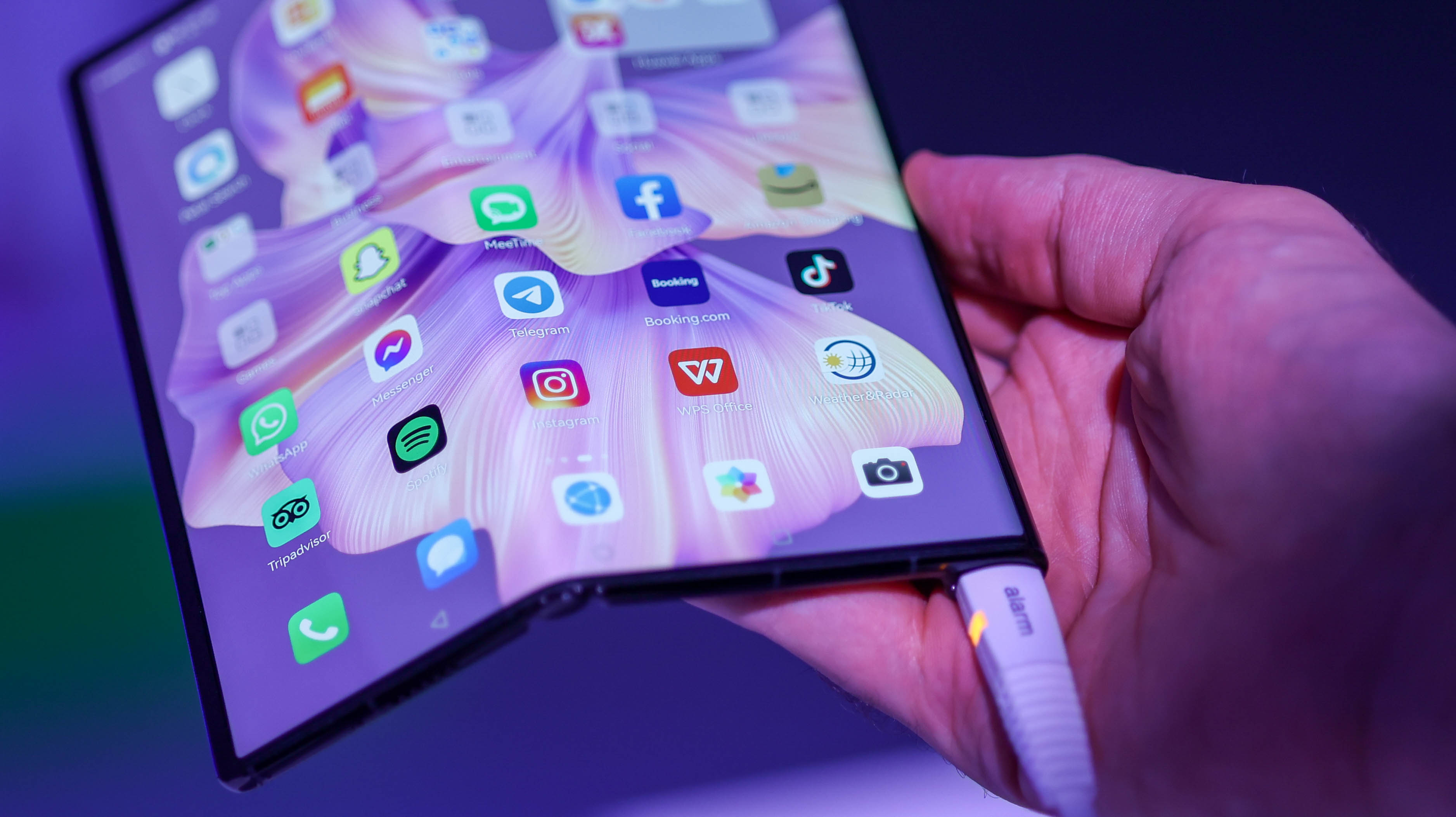 Image of the Huawei Mate X2 foldable smartphone