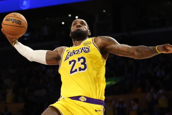 LeBron James to stay with Lakers; USMNT gets thrilling win; Ilia Topuria becomes lightweight champ